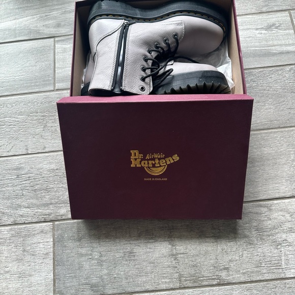 Dr Martens Jadon Piss Platform boot in Zinc Grey. They are "women's" but unisex - Picture 8 of 8